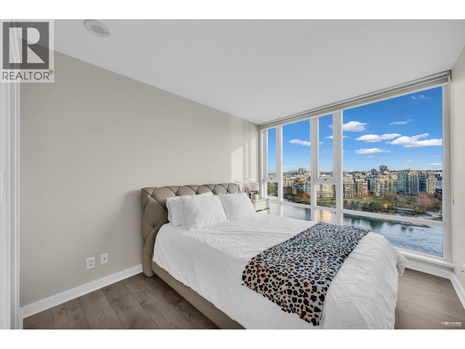 1906 918 Cooperage Way, Vancouver, British Columbia  V6B 0A7 - Photo 25 - R3069694