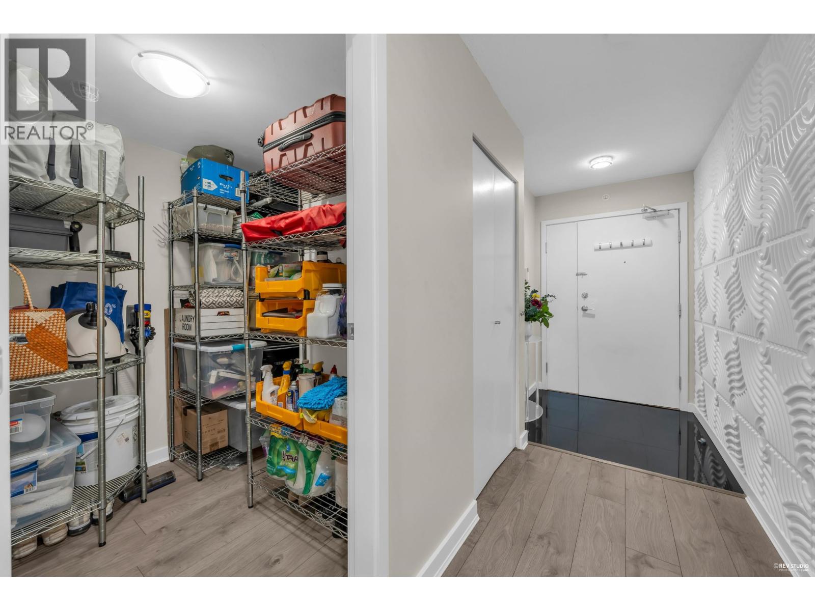 1906 918 Cooperage Way, Vancouver, British Columbia  V6B 0A7 - Photo 5 - R3069694