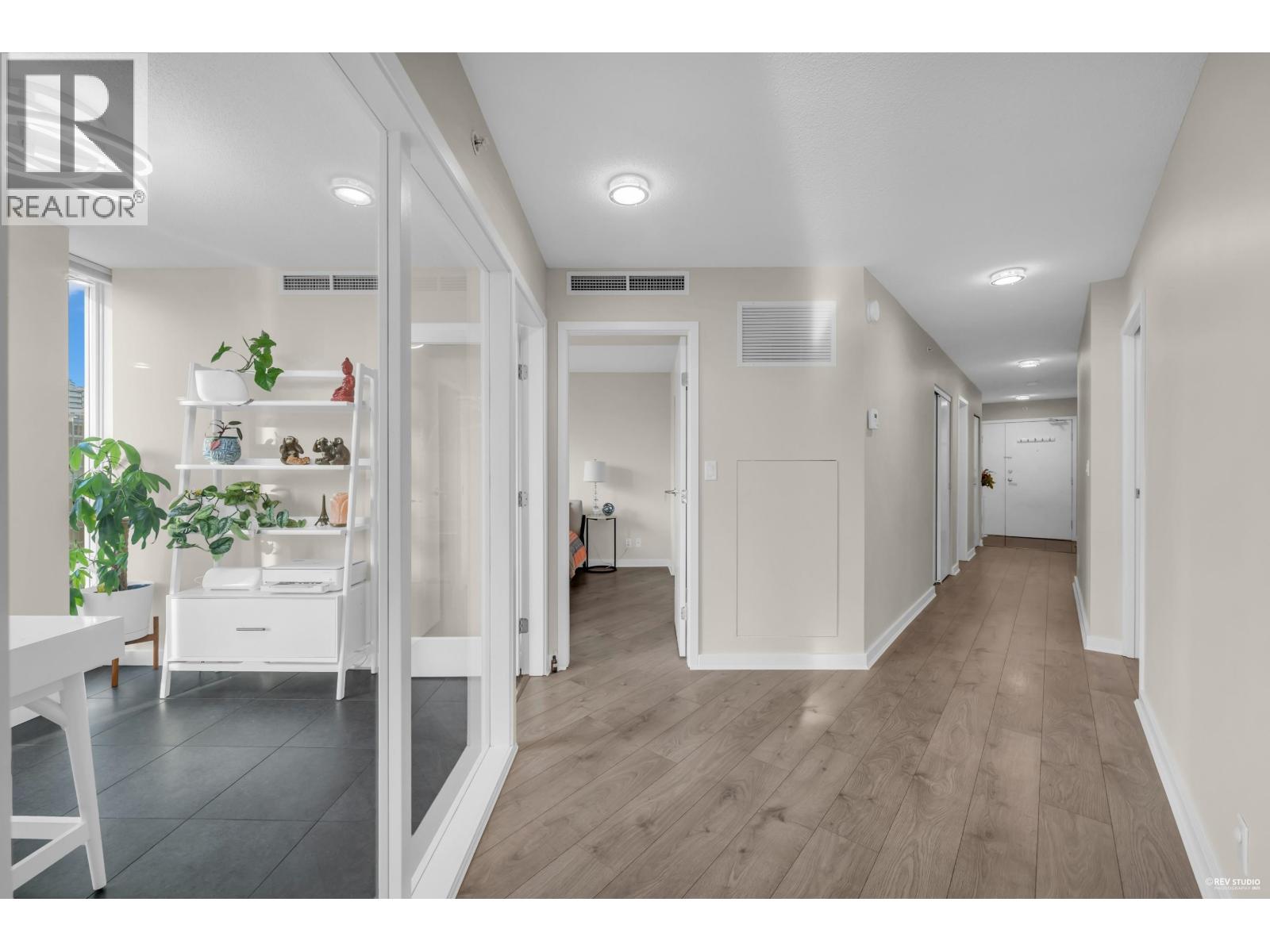 1906 918 Cooperage Way, Vancouver, British Columbia  V6B 0A7 - Photo 6 - R3069694