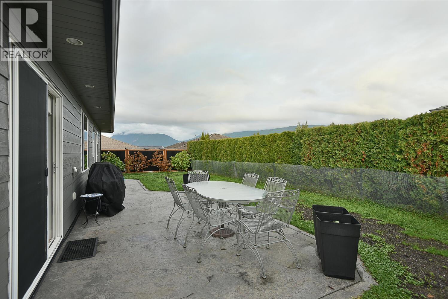 5760 Turnstone Drive, Sechelt, British Columbia  V7Z 0N8 - Photo 13 - R3069735