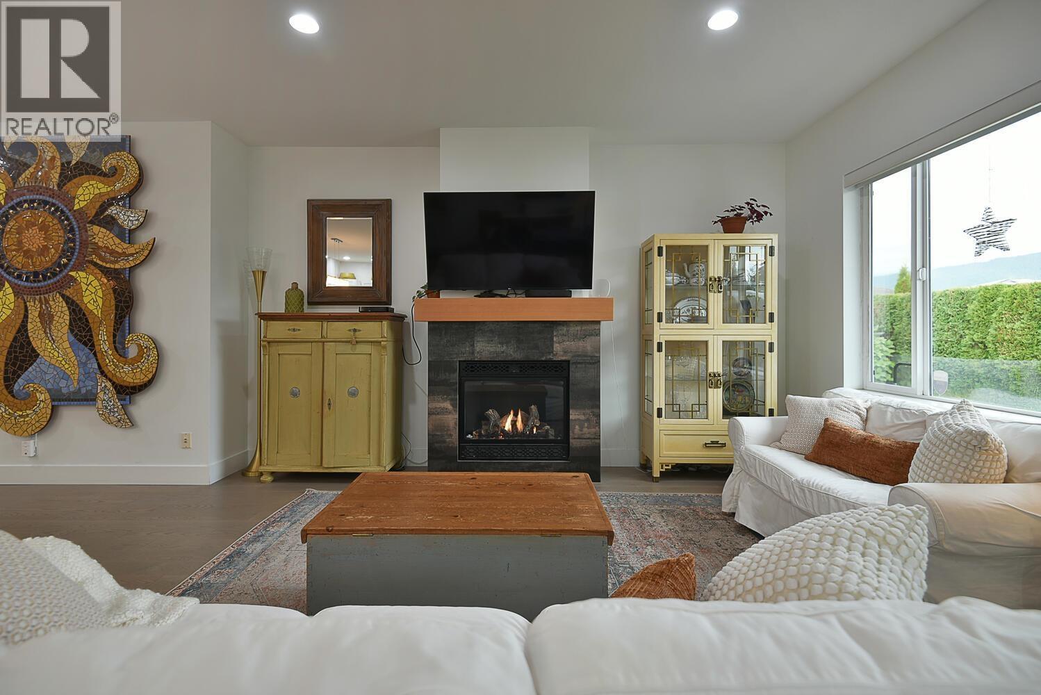 5760 Turnstone Drive, Sechelt, British Columbia  V7Z 0N8 - Photo 6 - R3069735