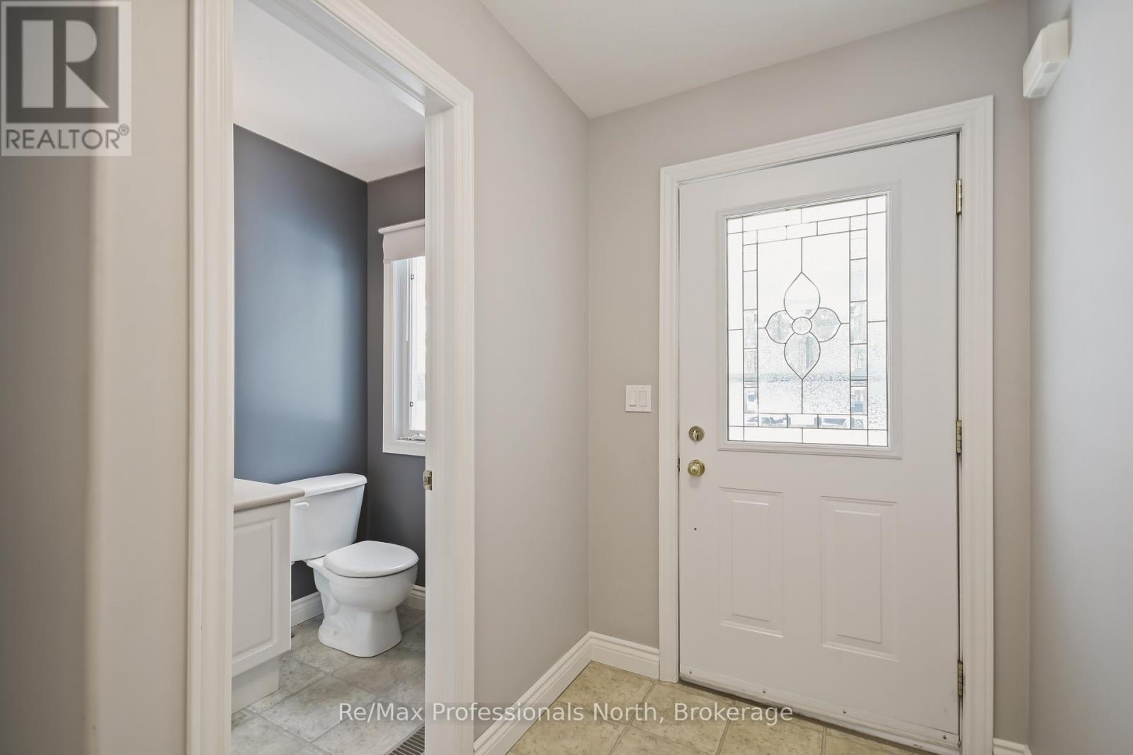 151 Pine Street, Bracebridge, Ontario  P1L 2H8 - Photo 3 - X12538134