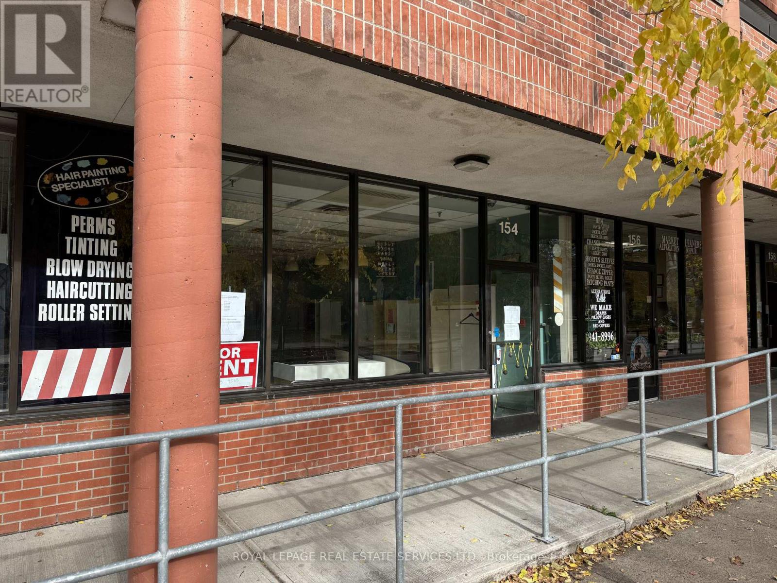 154 THE ESPLANADE, Toronto, Ontario