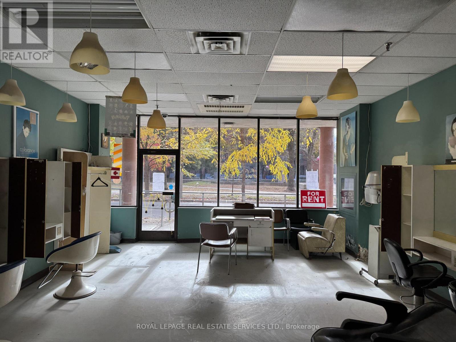 154 The Esplanade, Toronto, Ontario  M5A 4A5 - Photo 2 - C12573364