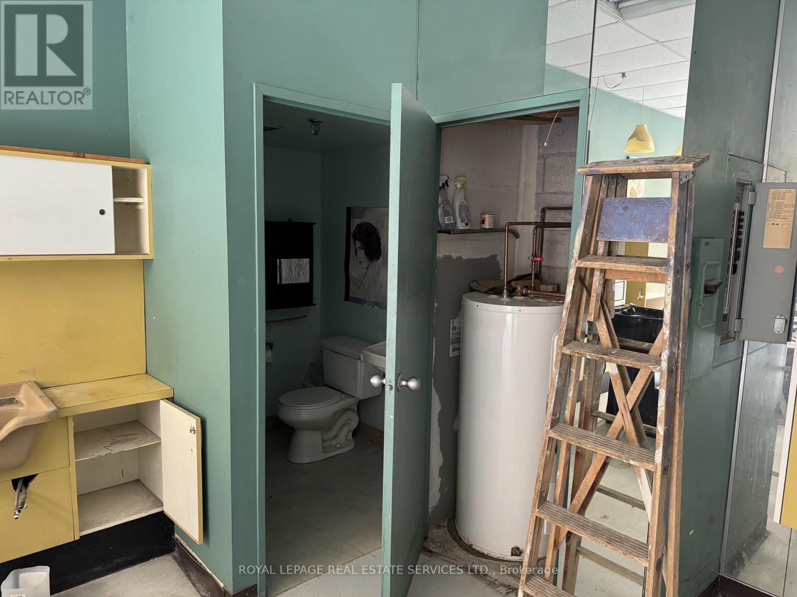 154 The Esplanade, Toronto, Ontario  M5A 4A5 - Photo 6 - C12573364