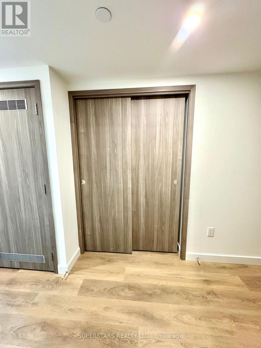 2109 - 1 Concord Cityplace Way, Toronto, Ontario  M5V 0X3 - Photo 5 - C12573366