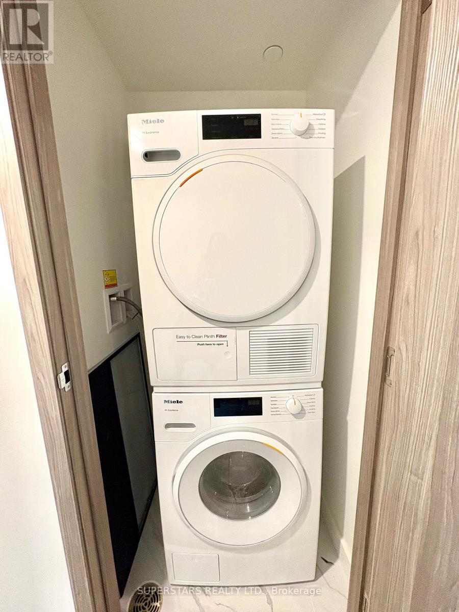 2109 - 1 Concord Cityplace Way, Toronto, Ontario  M5V 0X3 - Photo 6 - C12573366