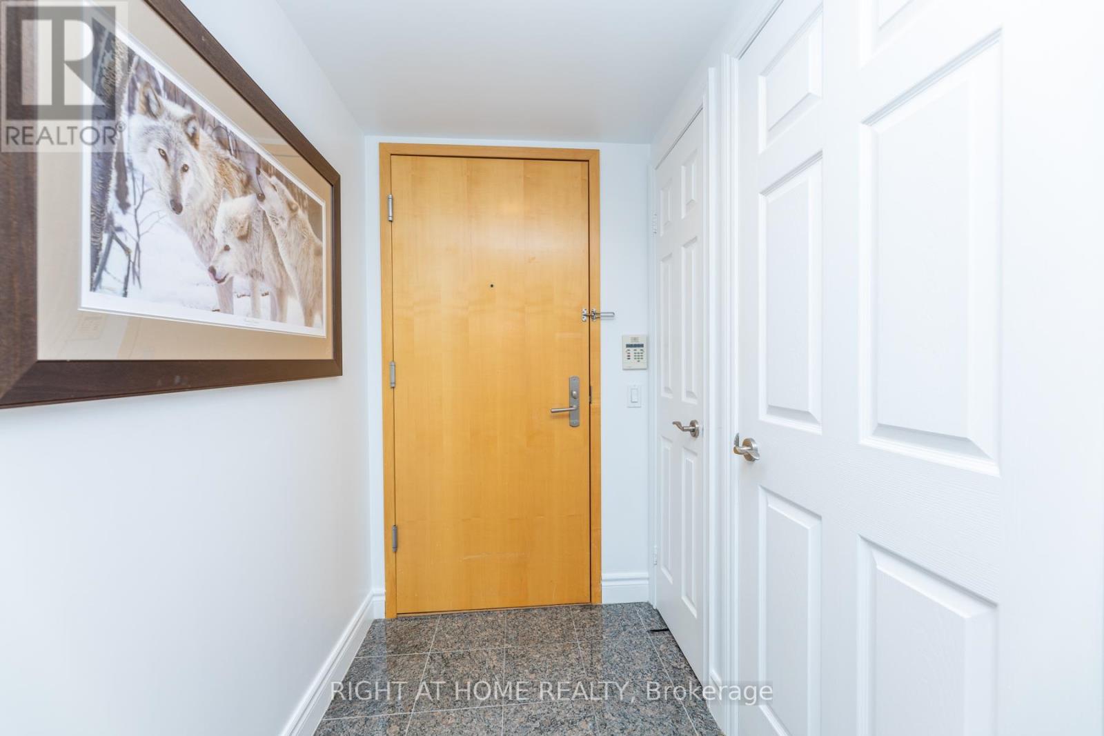 813 - 123 Eglinton Avenue E, Toronto, Ontario  M4P 1J2 - Photo 10 - C12573408