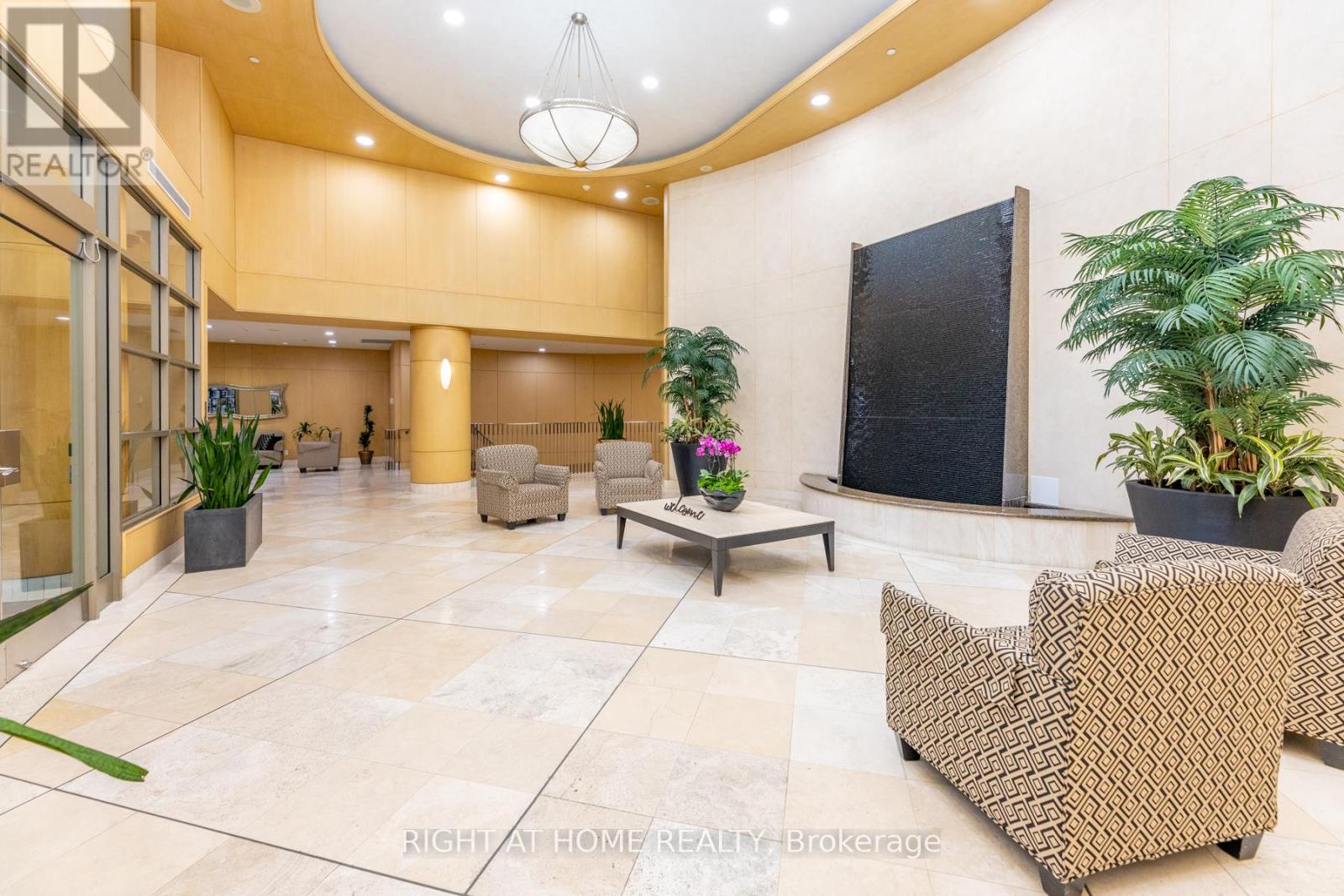 813 - 123 Eglinton Avenue E, Toronto, Ontario  M4P 1J2 - Photo 4 - C12573408