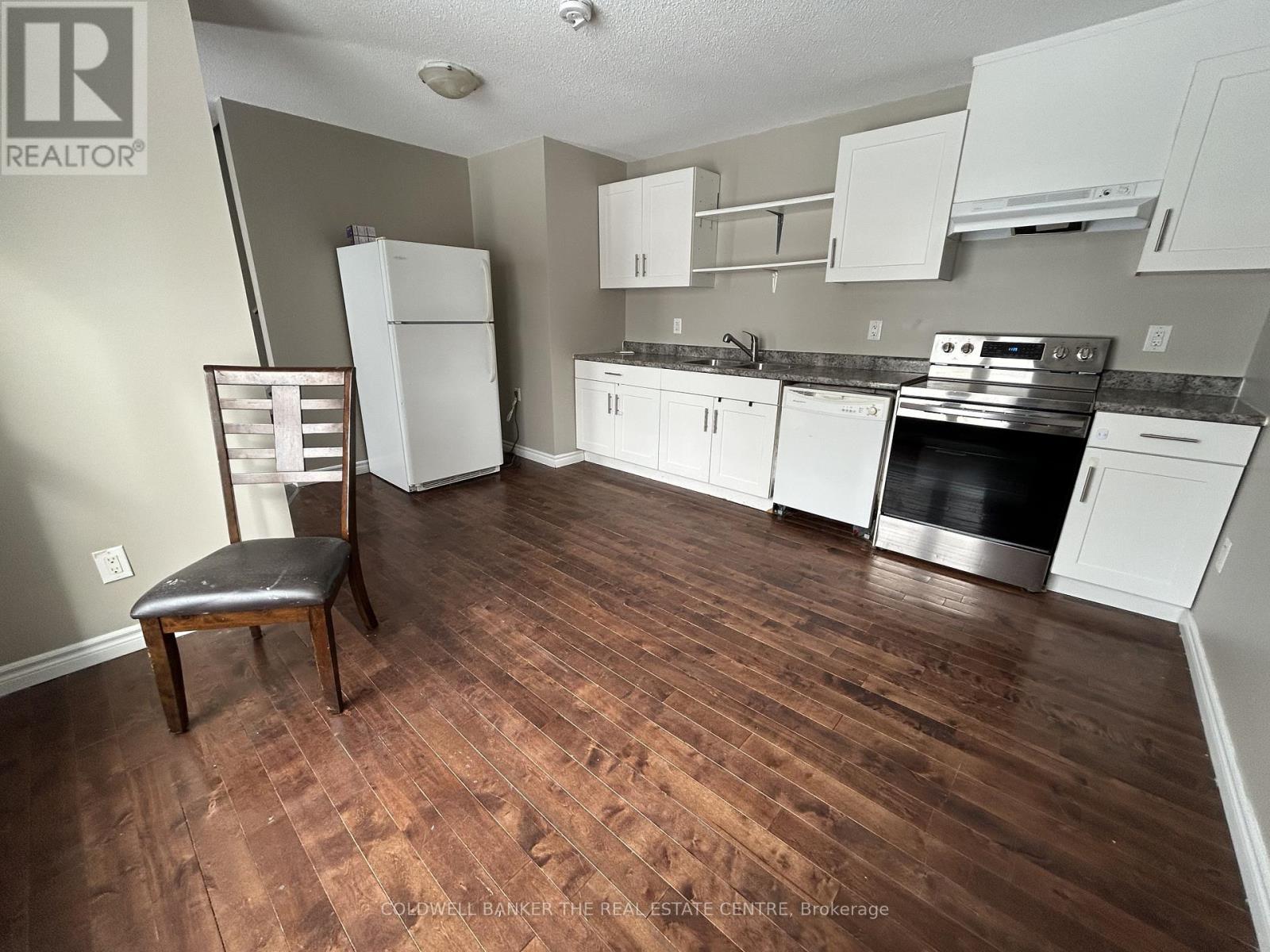 11 CHAUCER CRESCENT, Barrie, Ontario