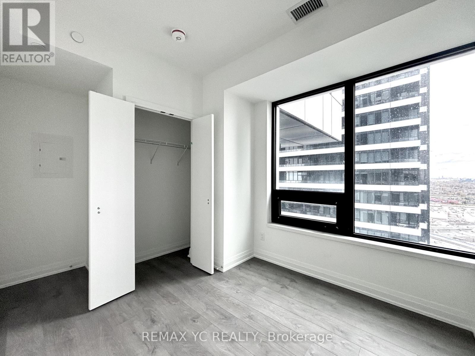 2410 - 4015 The Exchange, Mississauga, Ontario  L5B 0N9 - Photo 11 - W12564152