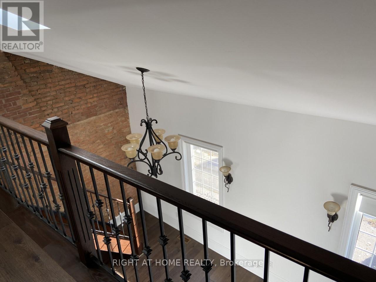 180 Market Street, Hamilton, Ontario  L8R 1N9 - Photo 7 - X12284535