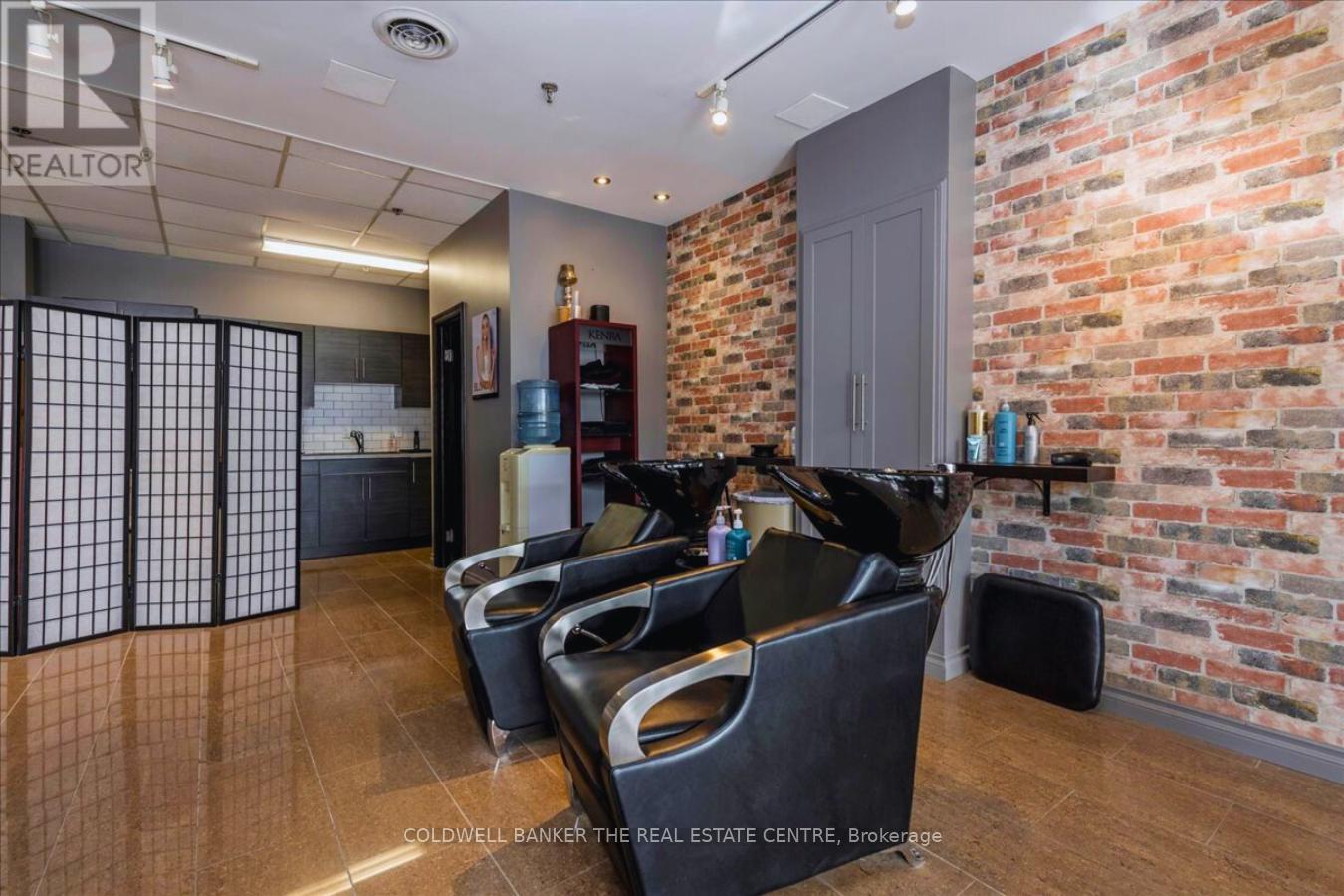 200 - 50 Dunlop Street E, Barrie (City Centre), Ontario  L4M 6J9 - Photo 6 - S12483605