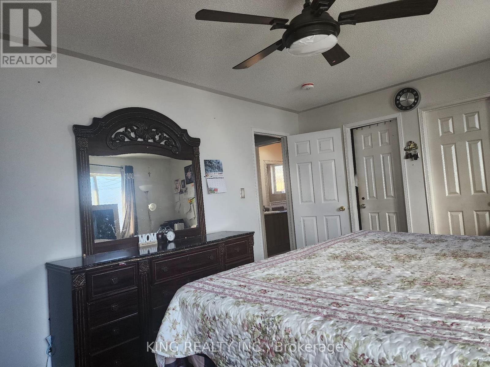 12 Travis Crescent, Brampton, Ontario  L7A 3J3 - Photo 16 - W12566674