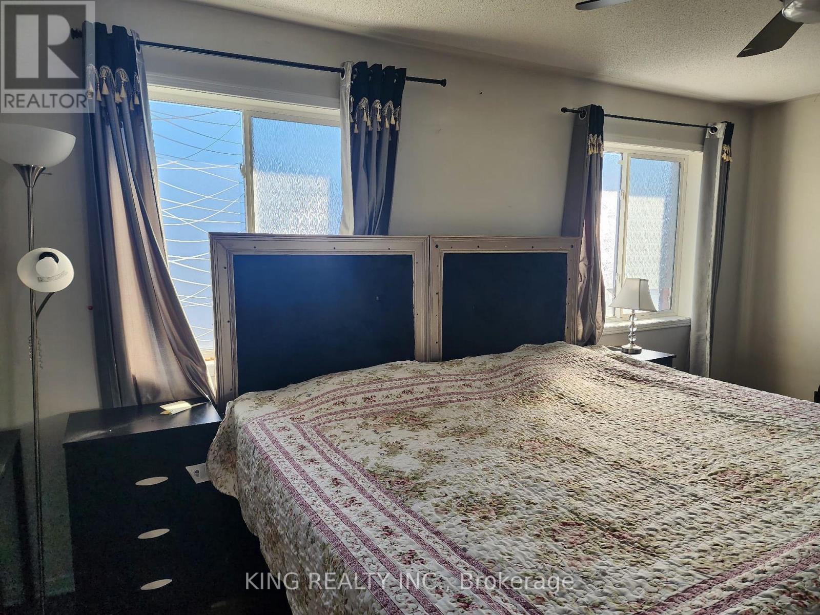 12 Travis Crescent, Brampton, Ontario  L7A 3J3 - Photo 15 - W12566674