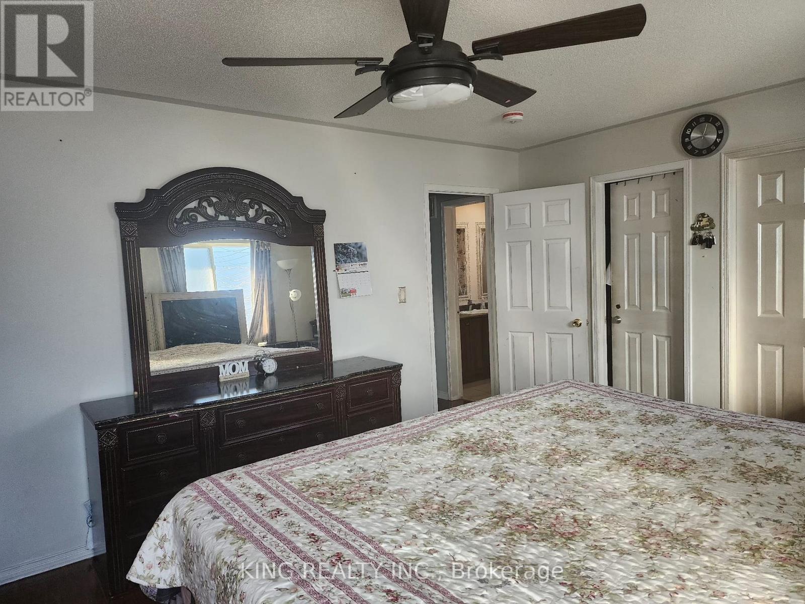 12 Travis Crescent, Brampton, Ontario  L7A 3J3 - Photo 10 - W12566674