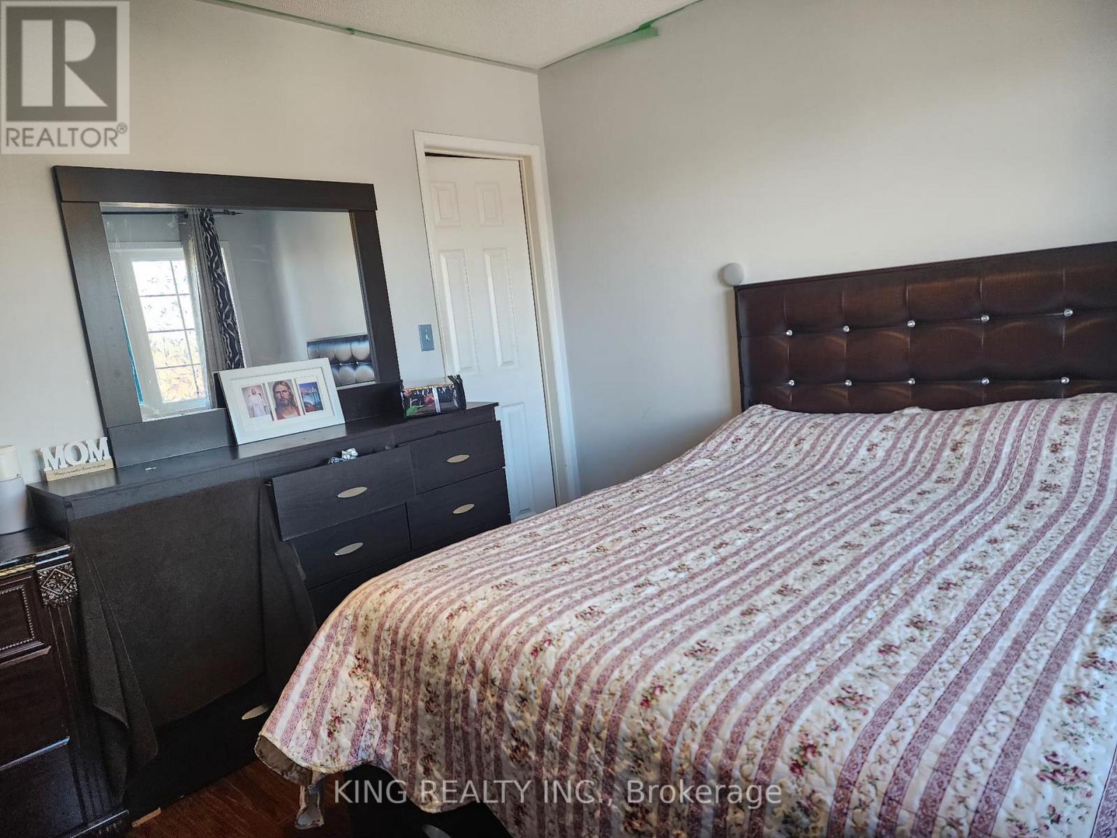 12 Travis Crescent, Brampton, Ontario  L7A 3J3 - Photo 14 - W12566674