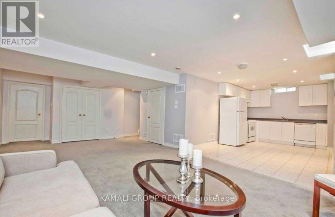 Bsmt - 175 Estate Garden Drive, Richmond Hill, Ontario  L4E 3X9 - Photo 2 - N12573402