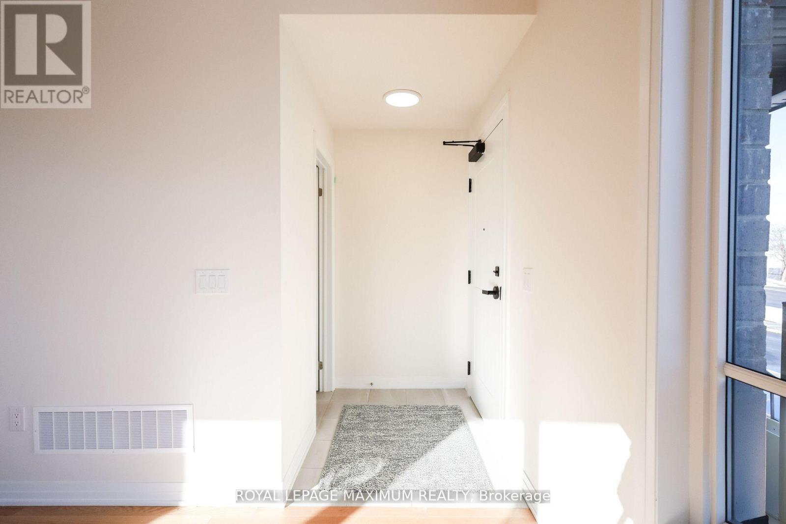 1 - 11 Baynes Way N, Bradford West Gwillimbury (Bradford), Ontario L3Z 4M1 - Photo 5 - N12573428