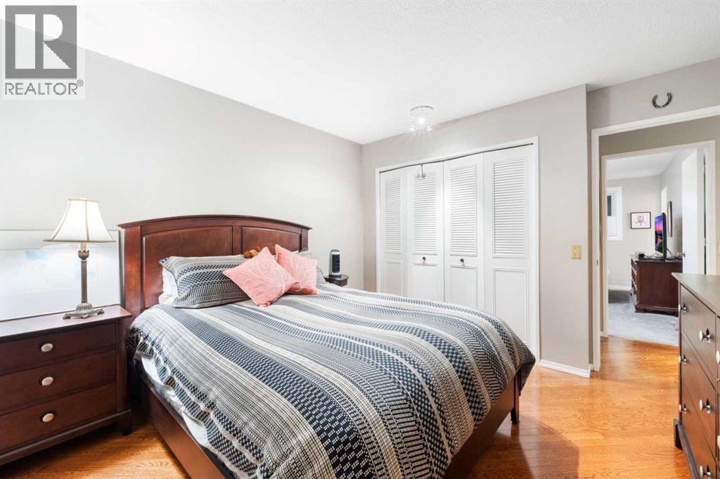 48 Thornwood Close Nw, Calgary, Alberta  T2K 5K3 - Photo 32 - A2262334