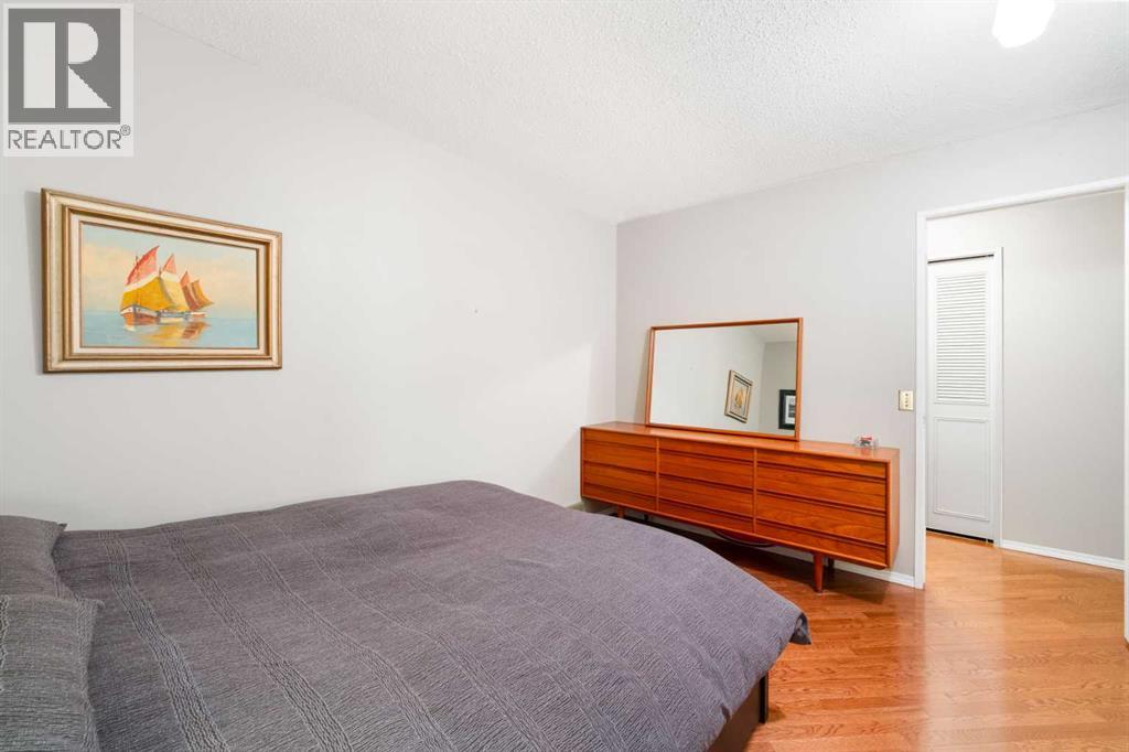 48 Thornwood Close Nw, Calgary, Alberta  T2K 5K3 - Photo 30 - A2262334