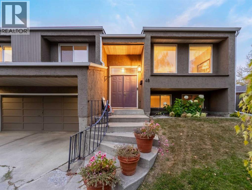 48 Thornwood Close Nw, Calgary, Alberta  T2K 5K3 - Photo 1 - A2262334