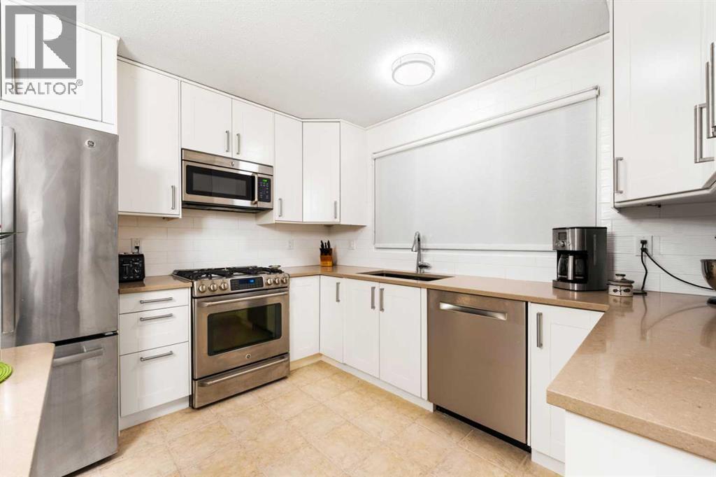 48 Thornwood Close Nw, Calgary, Alberta  T2K 5K3 - Photo 19 - A2262334