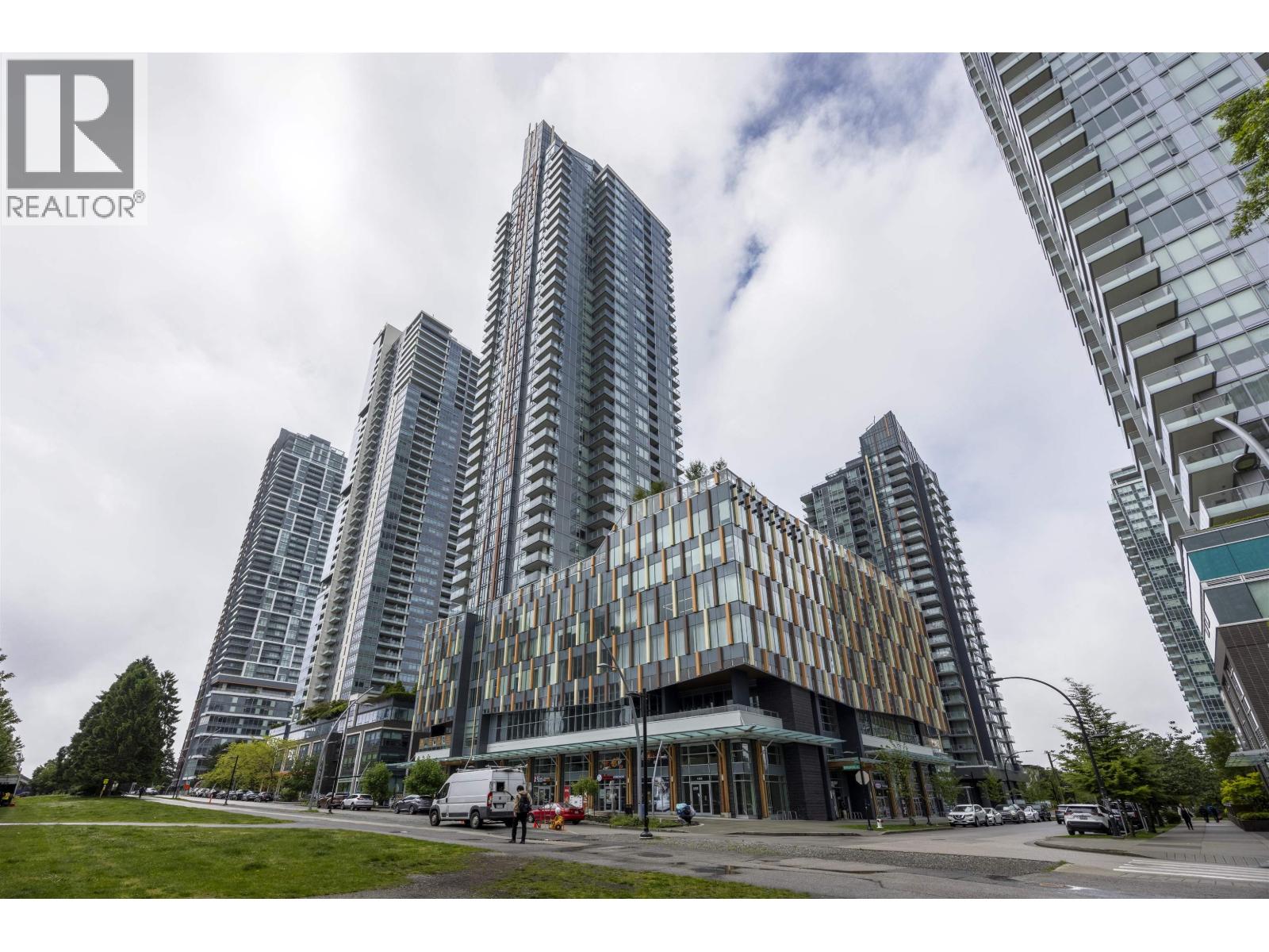 507 6378 SILVER AVENUE, Burnaby, British Columbia