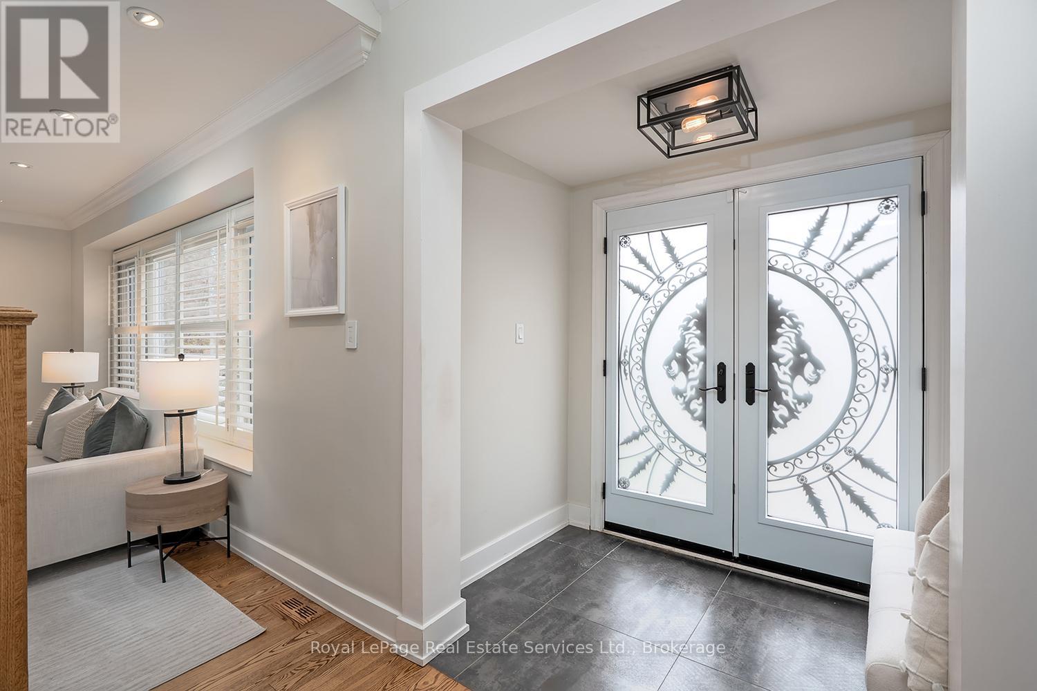 75 Brookfield Road, Oakville, Ontario  L6K 2Y8 - Photo 2 - W12545778