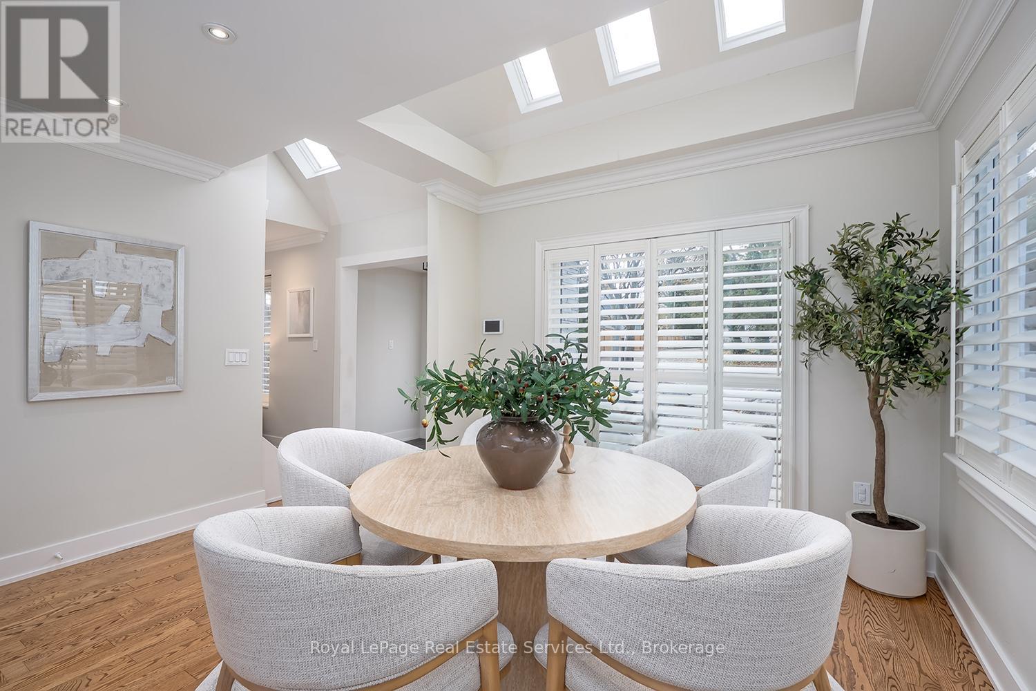 75 Brookfield Road, Oakville, Ontario  L6K 2Y8 - Photo 4 - W12545778