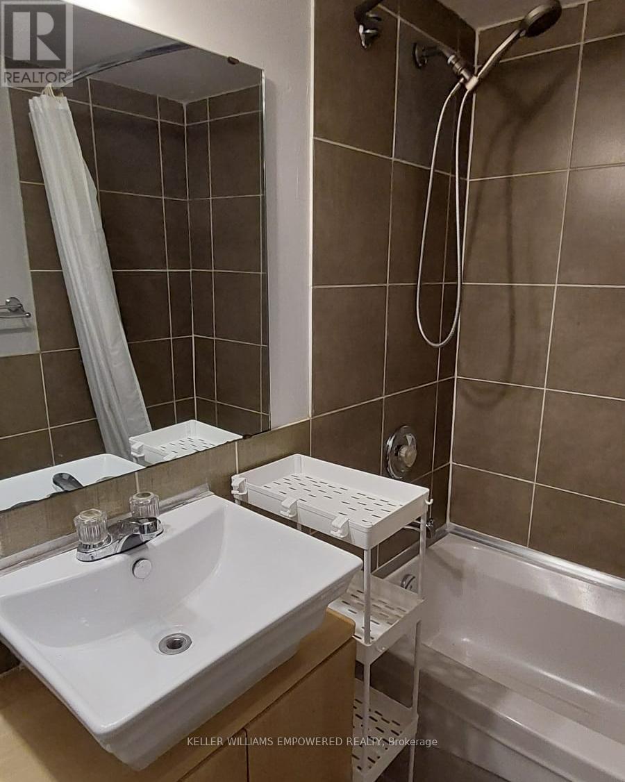 Basement - 206 York Hill Boulevard, Vaughan, Ontario  L4J 2P6 - Photo 12 - N12571988