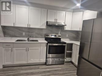 12 Yellow Avens Boulevard, Brampton, Ontario  L6R 0K5 - Photo 4 - W12573390