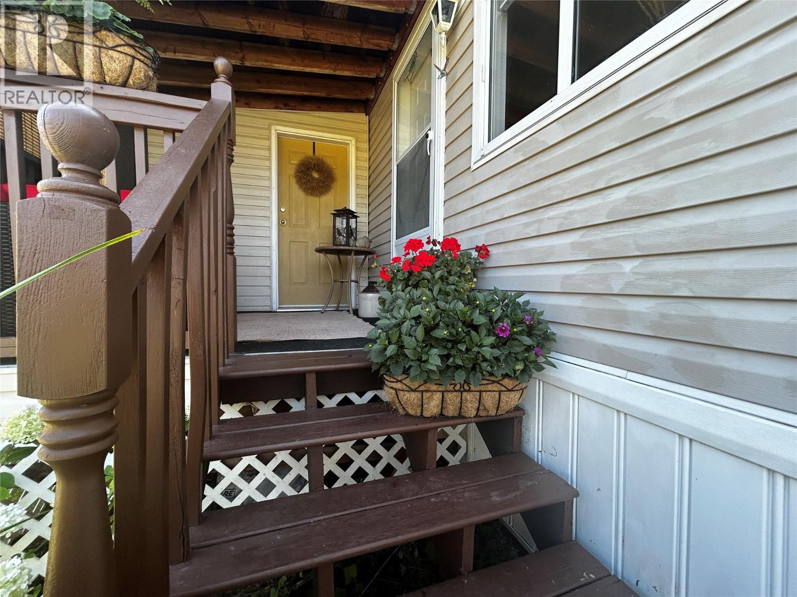 1554 Granite Road Unit# 32, Nelson, British Columbia  V1L 6T6 - Photo 2 - 10369868