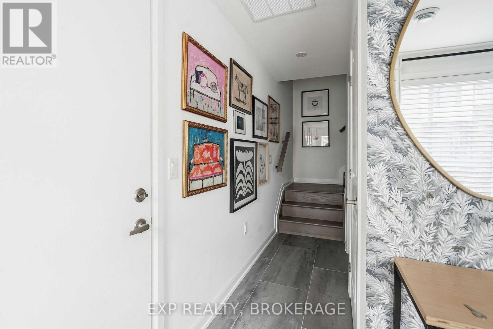 59 Cherry Blossom Private, Ottawa, Ontario  K2H 0C4 - Photo 9 - X12573488