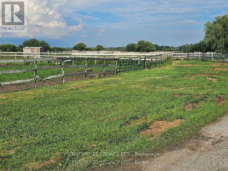 2569 Bertie Road, Fort Erie, Ontario  L0S 1S0 - Photo 2 - X12573370