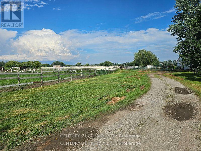 2569 Bertie Road, Fort Erie, Ontario  L0S 1S0 - Photo 3 - X12573370