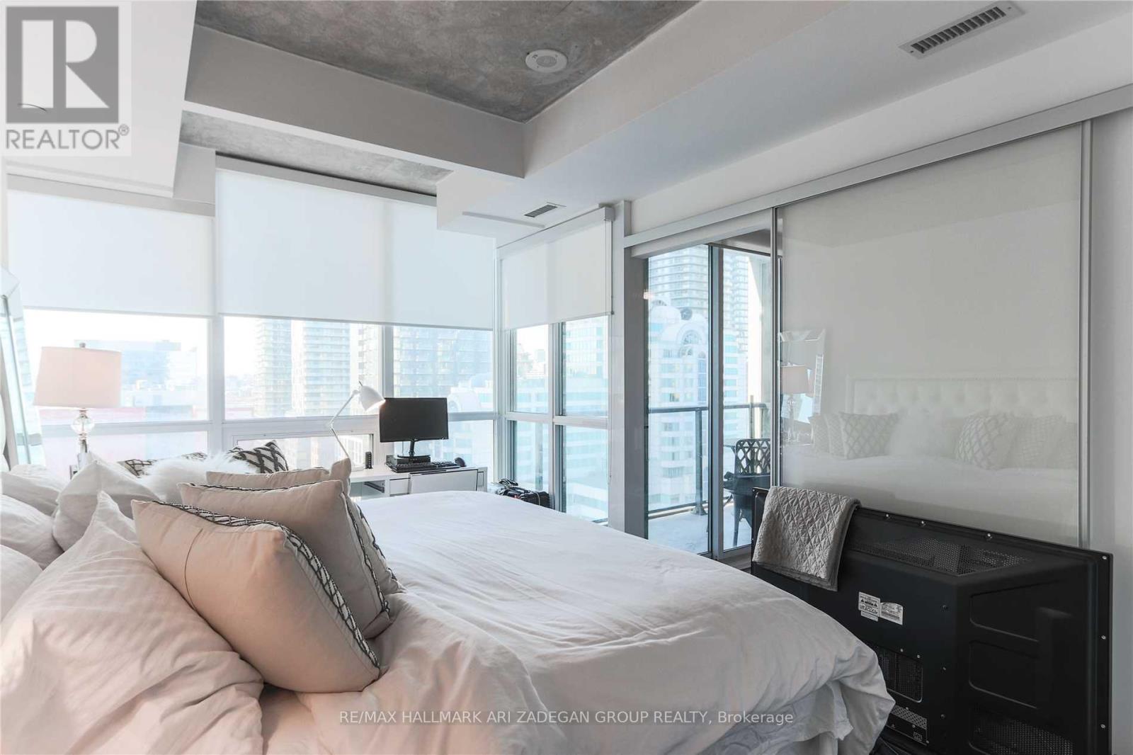 1701 - 88 Blue Jays Way, Toronto, Ontario  M5V 2G3 - Photo 13 - C12571100