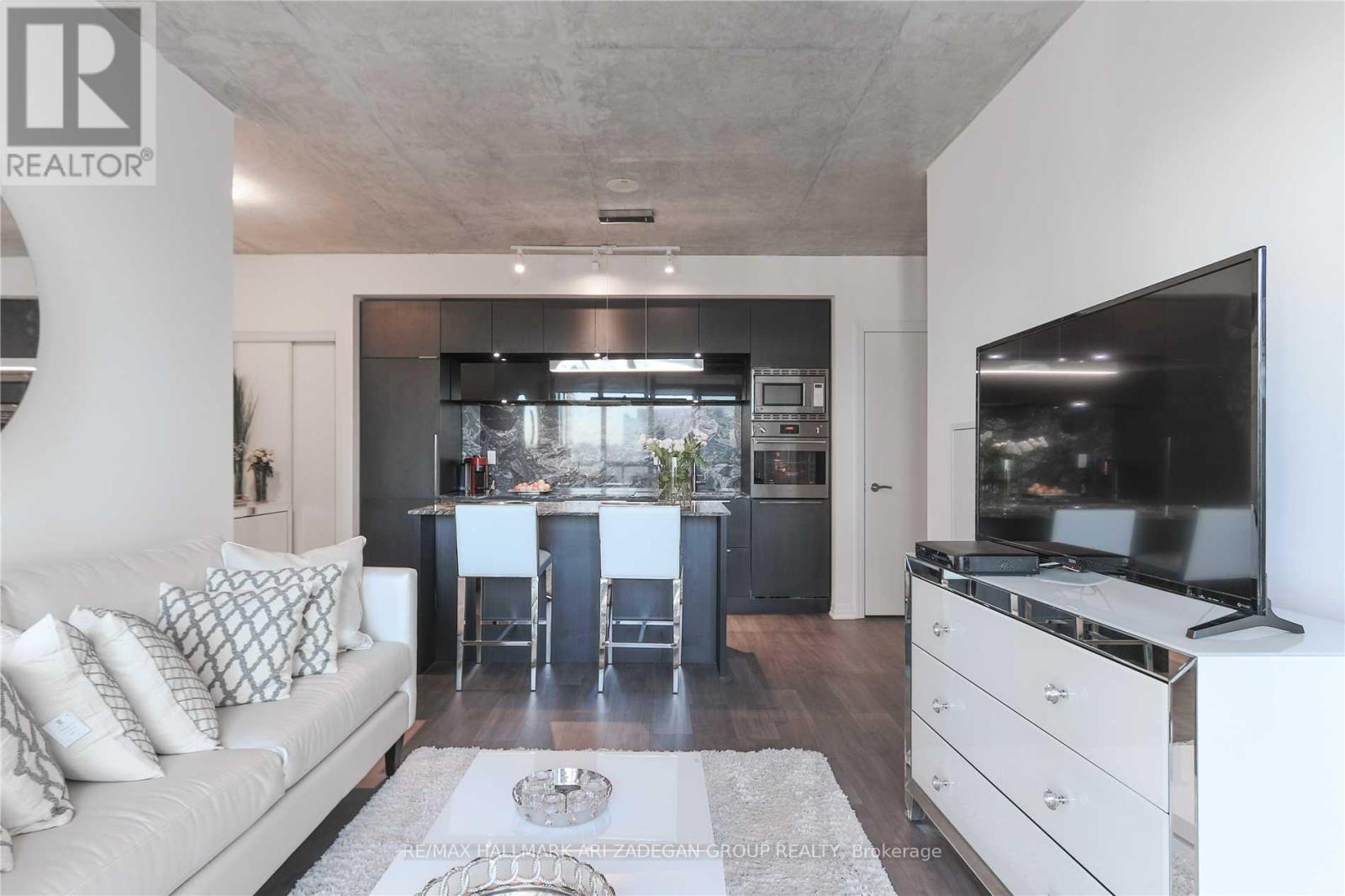 1701 - 88 Blue Jays Way, Toronto, Ontario  M5V 2G3 - Photo 2 - C12571100