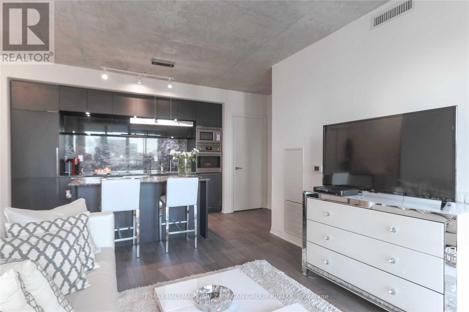 1701 - 88 Blue Jays Way, Toronto, Ontario  M5V 2G3 - Photo 3 - C12571100