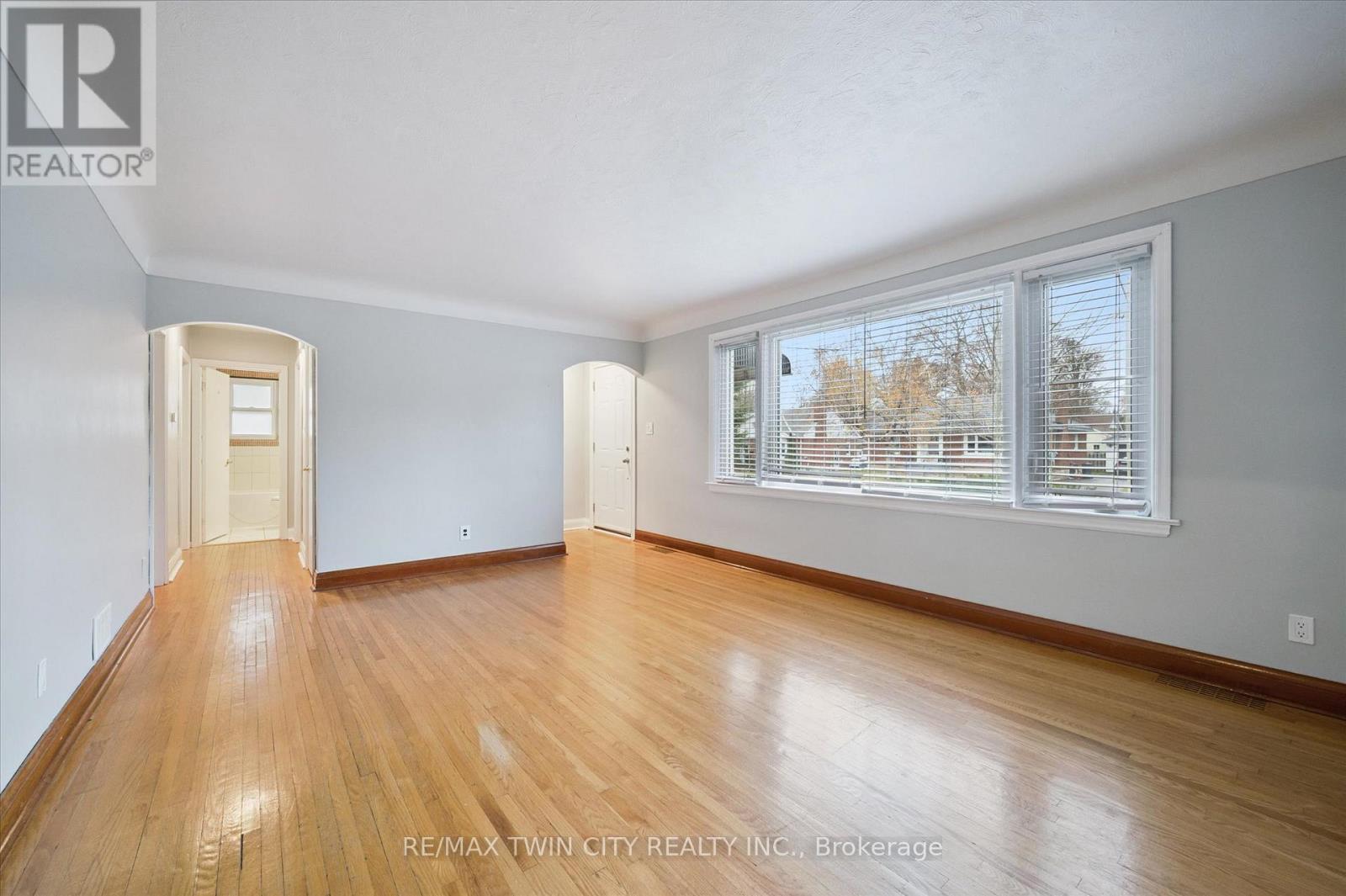 Main - 29 Scrimger Avenue, Cambridge, Ontario N1R 4V7 - Photo 10 - X12351714