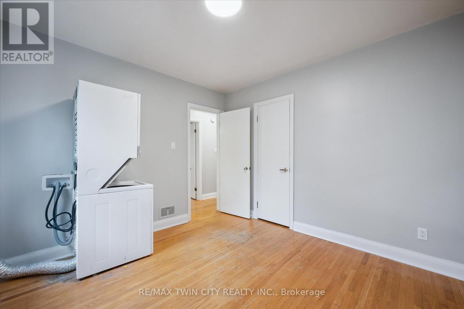 Main - 29 Scrimger Avenue, Cambridge, Ontario N1R 4V7 - Photo 16 - X12351714