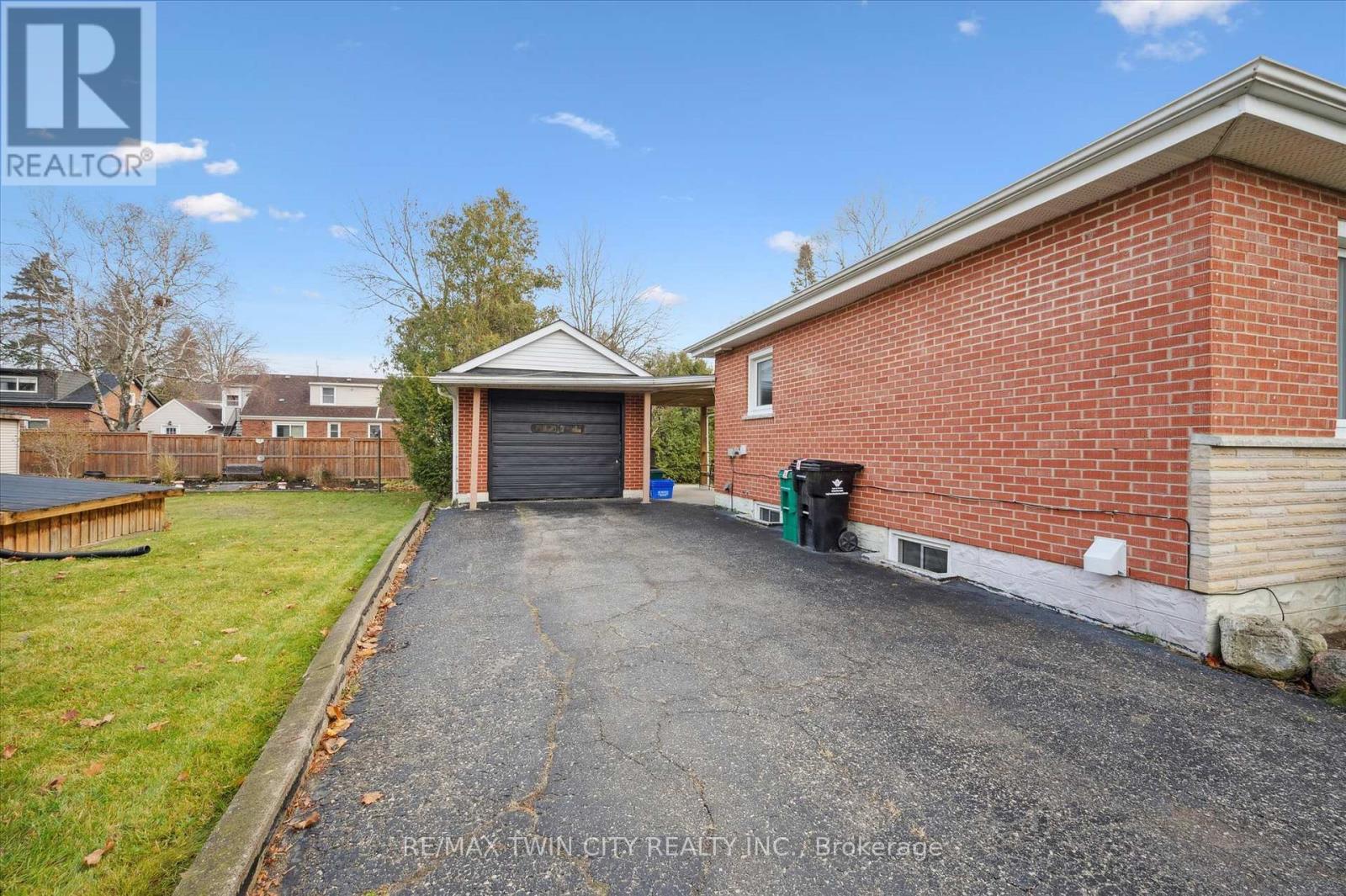 Main - 29 Scrimger Avenue, Cambridge, Ontario N1R 4V7 - Photo 20 - X12351714