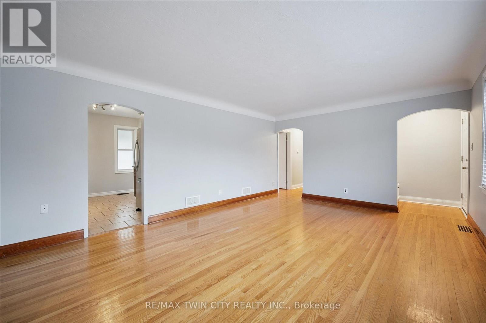 Main - 29 Scrimger Avenue, Cambridge, Ontario N1R 4V7 - Photo 9 - X12351714