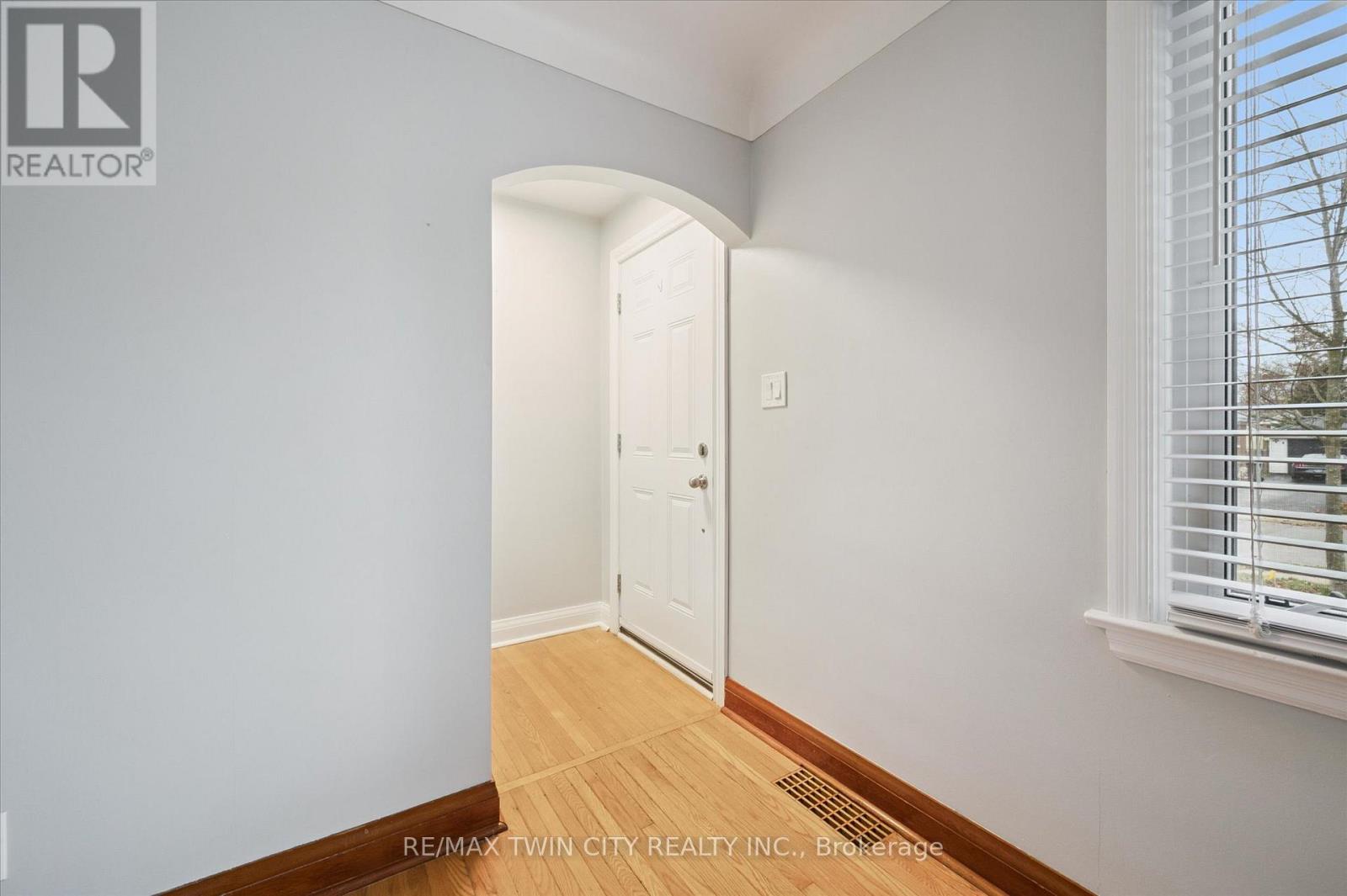 Main - 29 Scrimger Avenue, Cambridge, Ontario N1R 4V7 - Photo 7 - X12351714