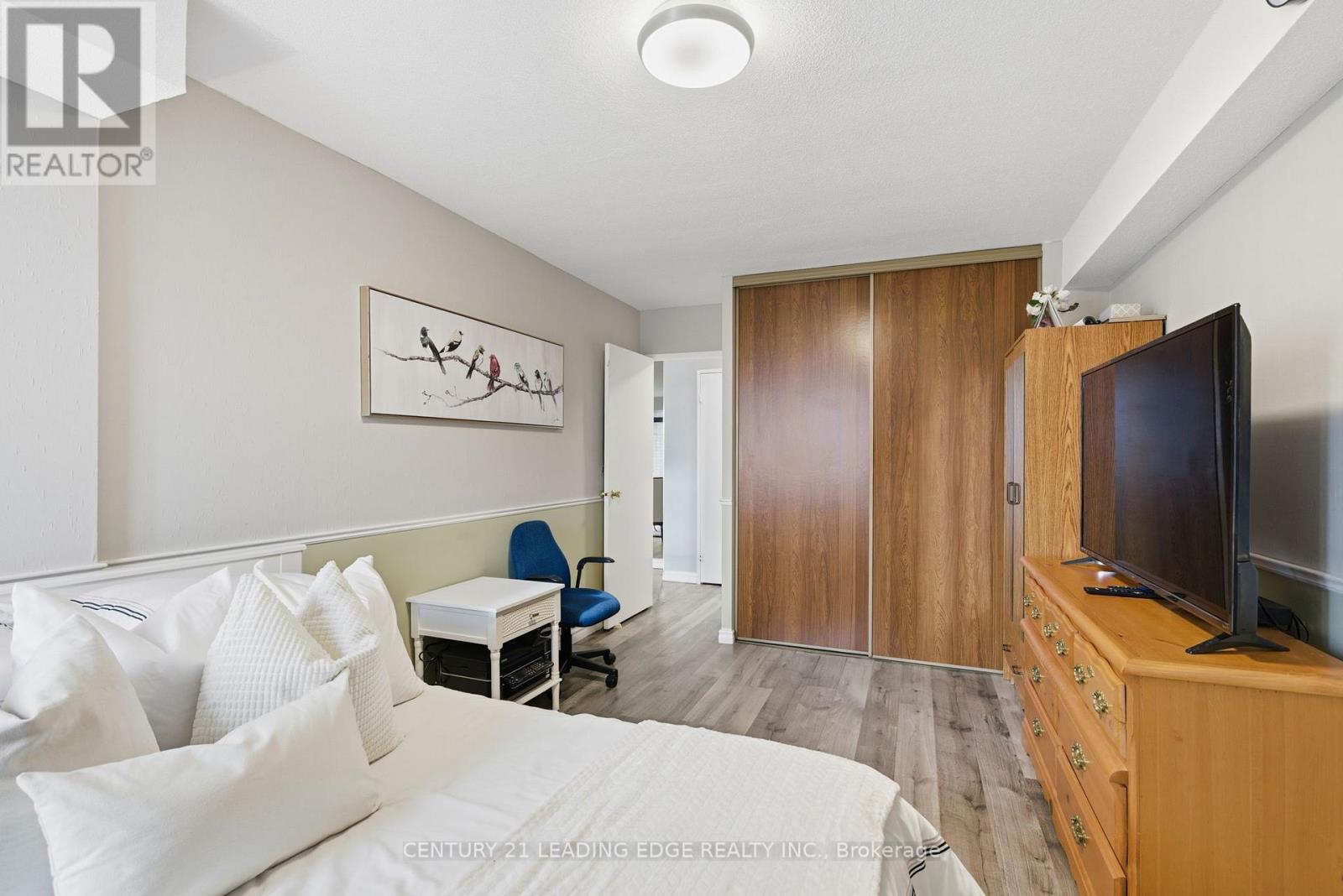 407 - 301 Frances Avenue, Hamilton, Ontario  L8E 3W6 - Photo 15 - X12573122