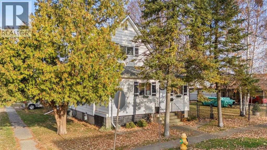 120 Hiram Street, Wallaceburg, Ontario  N8A 2R7 - Photo 2 - 25029460