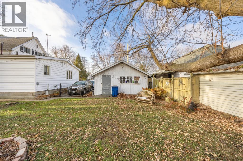 120 Hiram Street, Wallaceburg, Ontario  N8A 2R7 - Photo 5 - 25029460