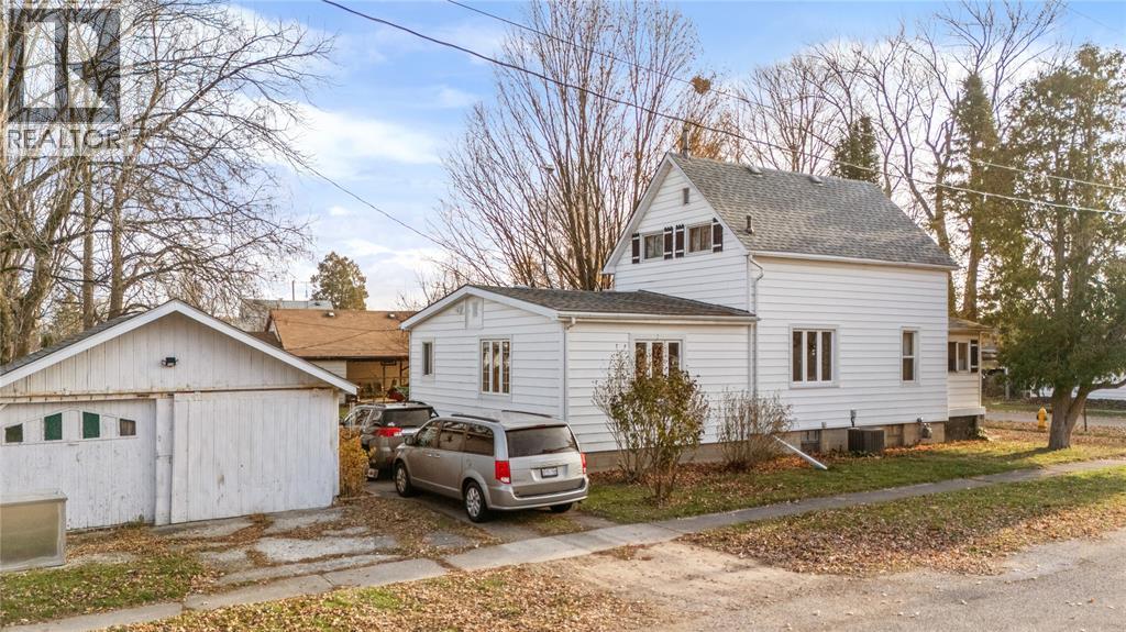 120 Hiram Street, Wallaceburg, Ontario  N8A 2R7 - Photo 7 - 25029460