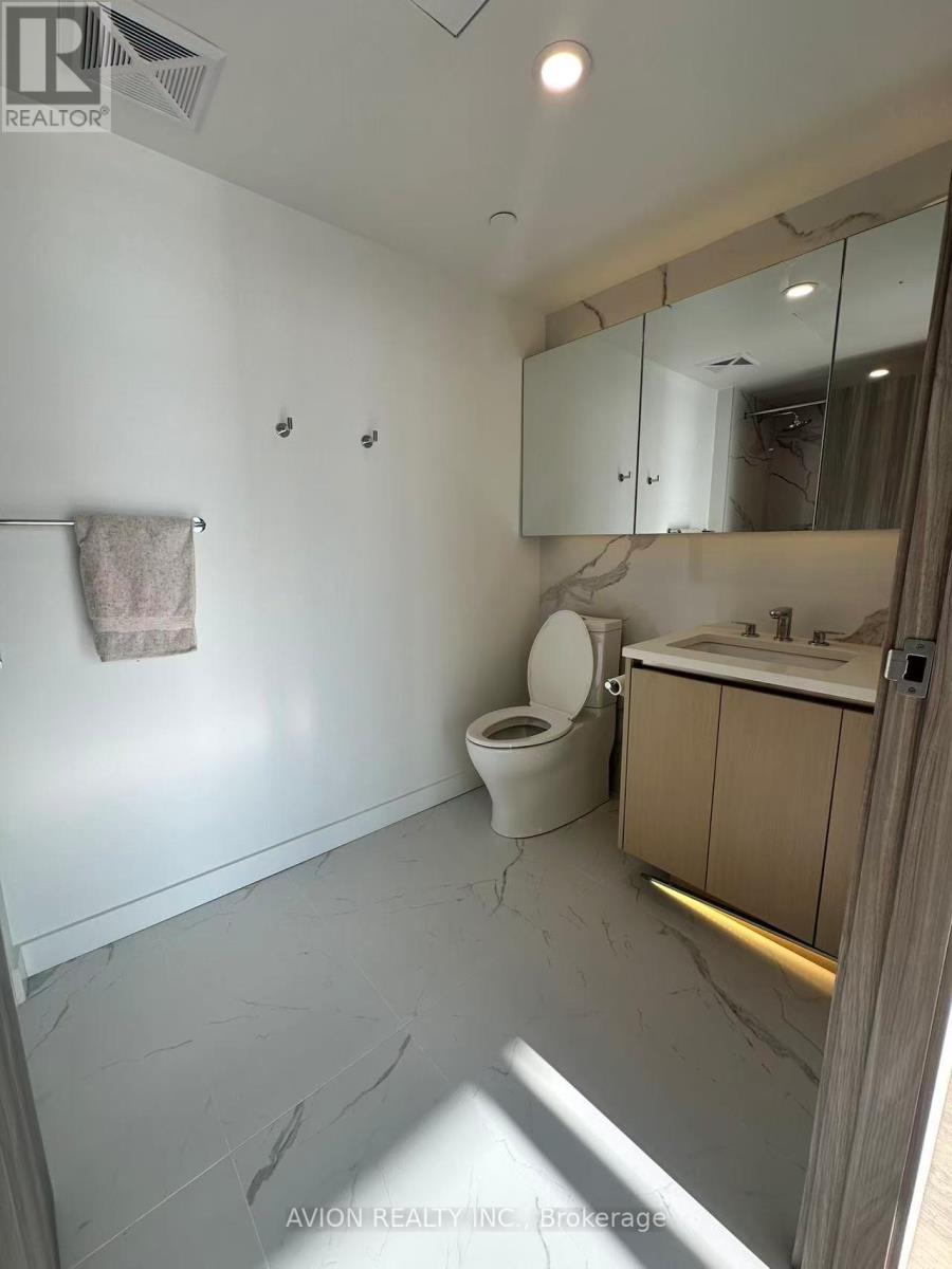 4710 - 3 Concord Cityplace Way, Toronto, Ontario  M5V 0X4 - Photo 16 - C12573468