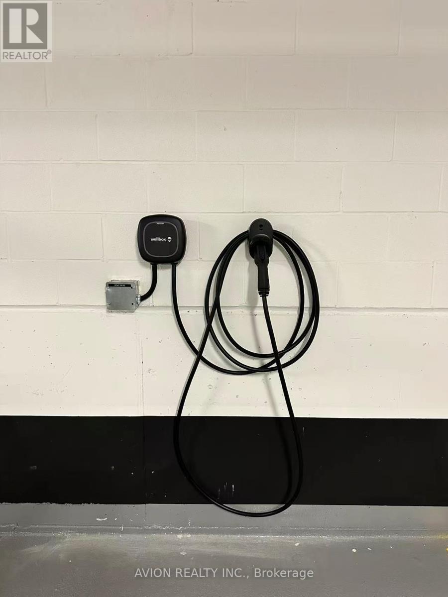 4710 - 3 Concord Cityplace Way, Toronto, Ontario  M5V 0X4 - Photo 6 - C12573468